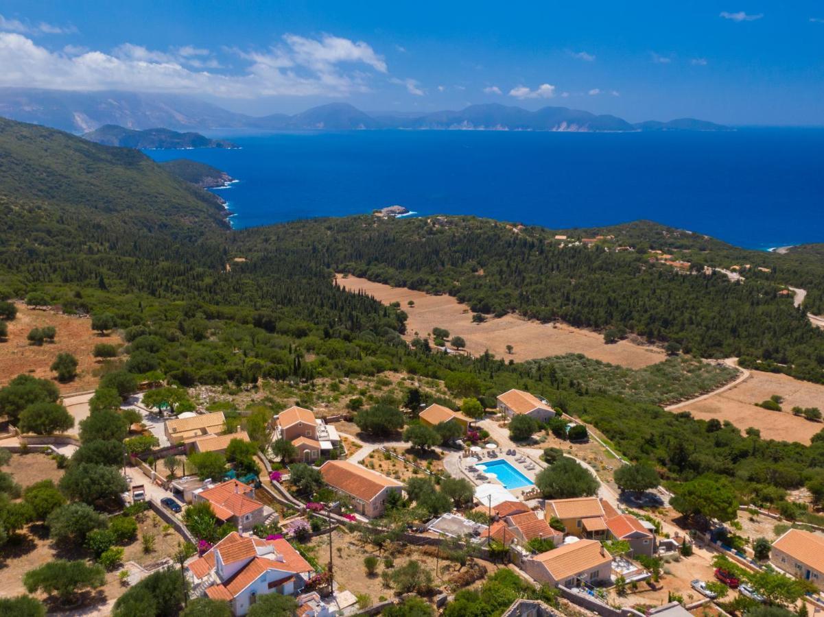Blue Horizon Cottages Tzamarelata Exteriör bild